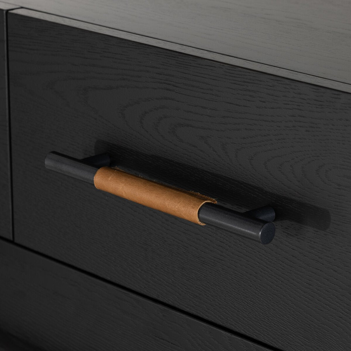 Rosedale 6 Drawer Dresser - detail view of handle