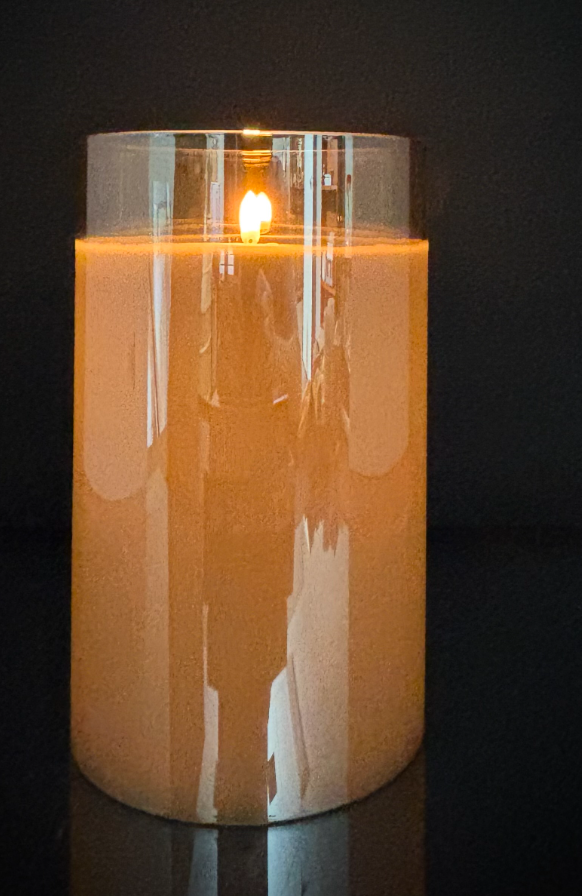 Champagne Radiance Poured Candle-6.98": Product View