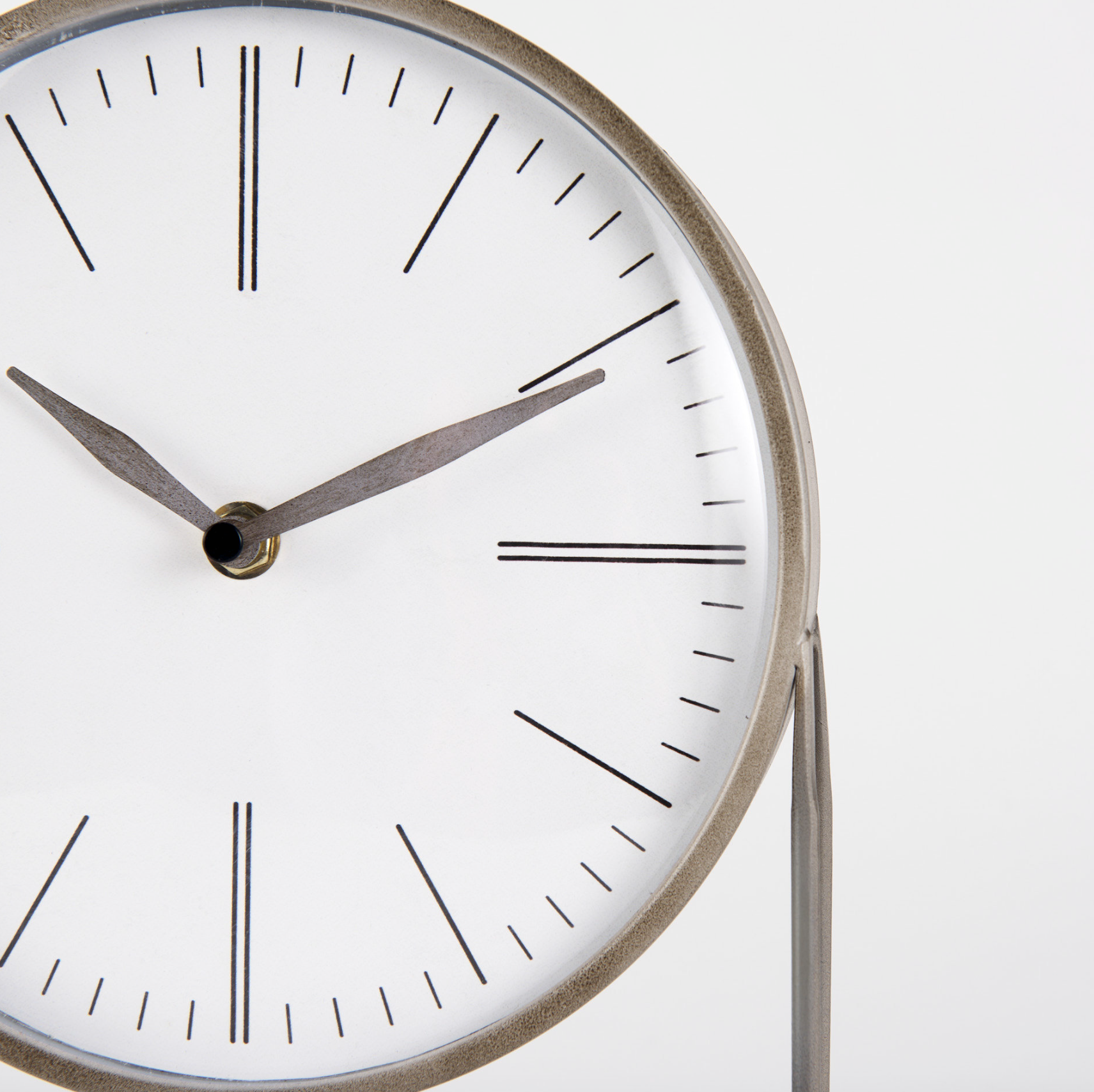 Aurus Metal Table Clock: Front Product View