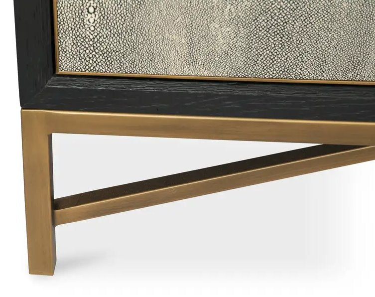Mako Sideboard: Product Legs View