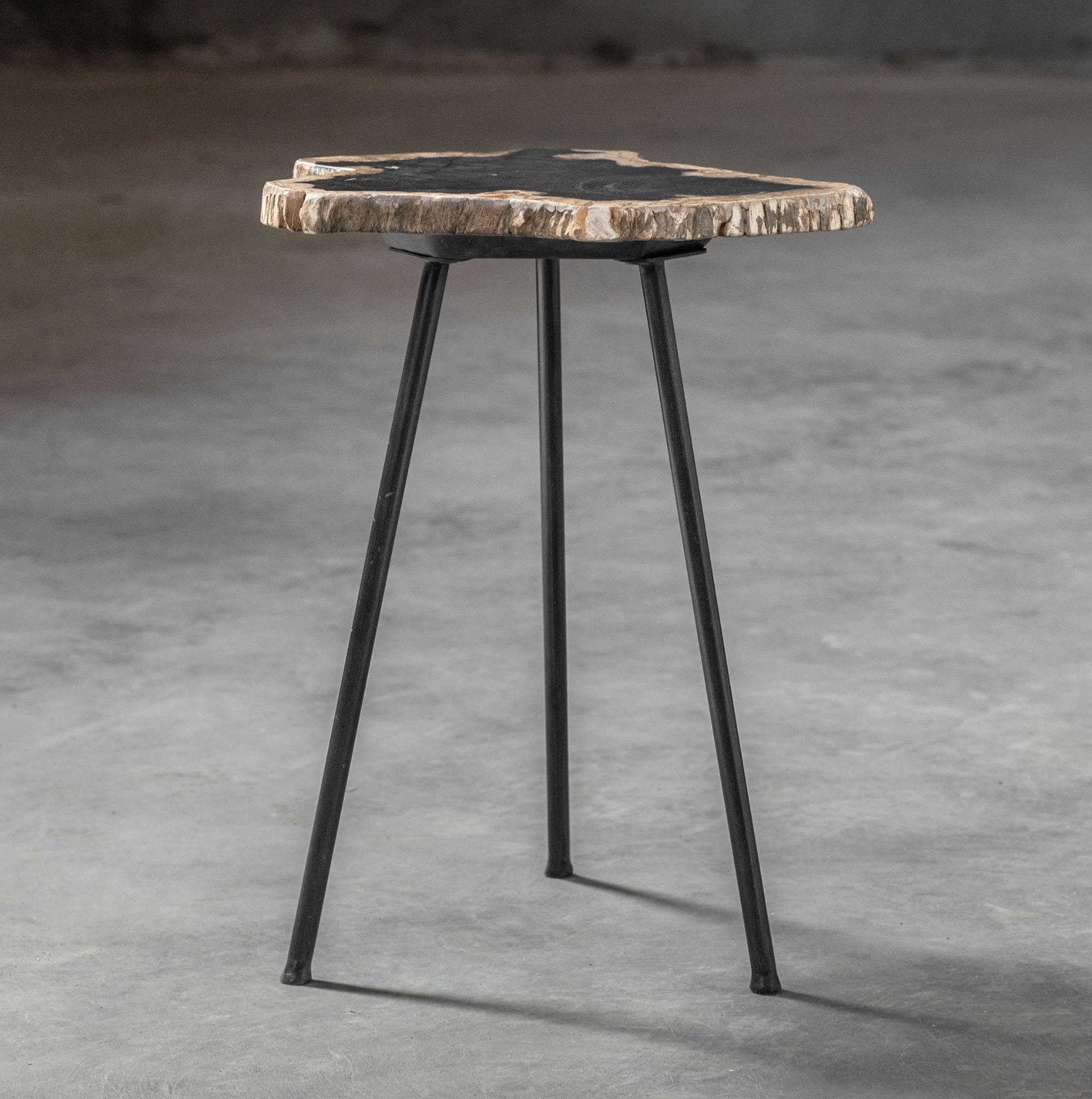 Mircea Accent Table: 2nd Style Variation