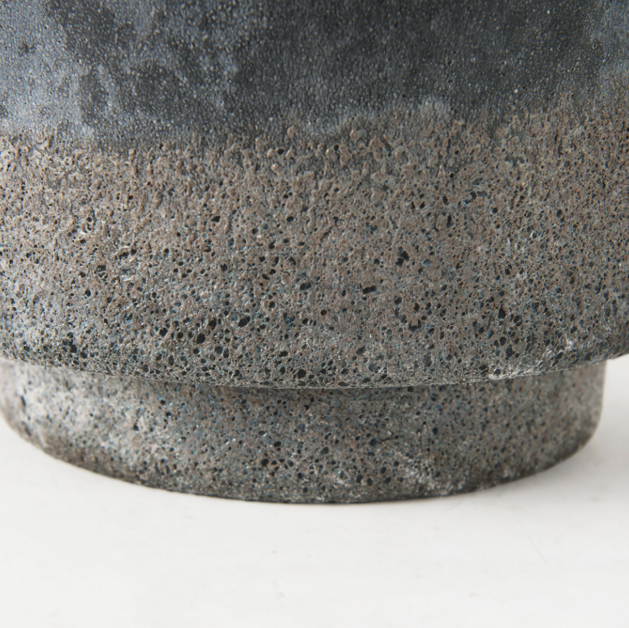 Squally Vase-9H: Product Base View