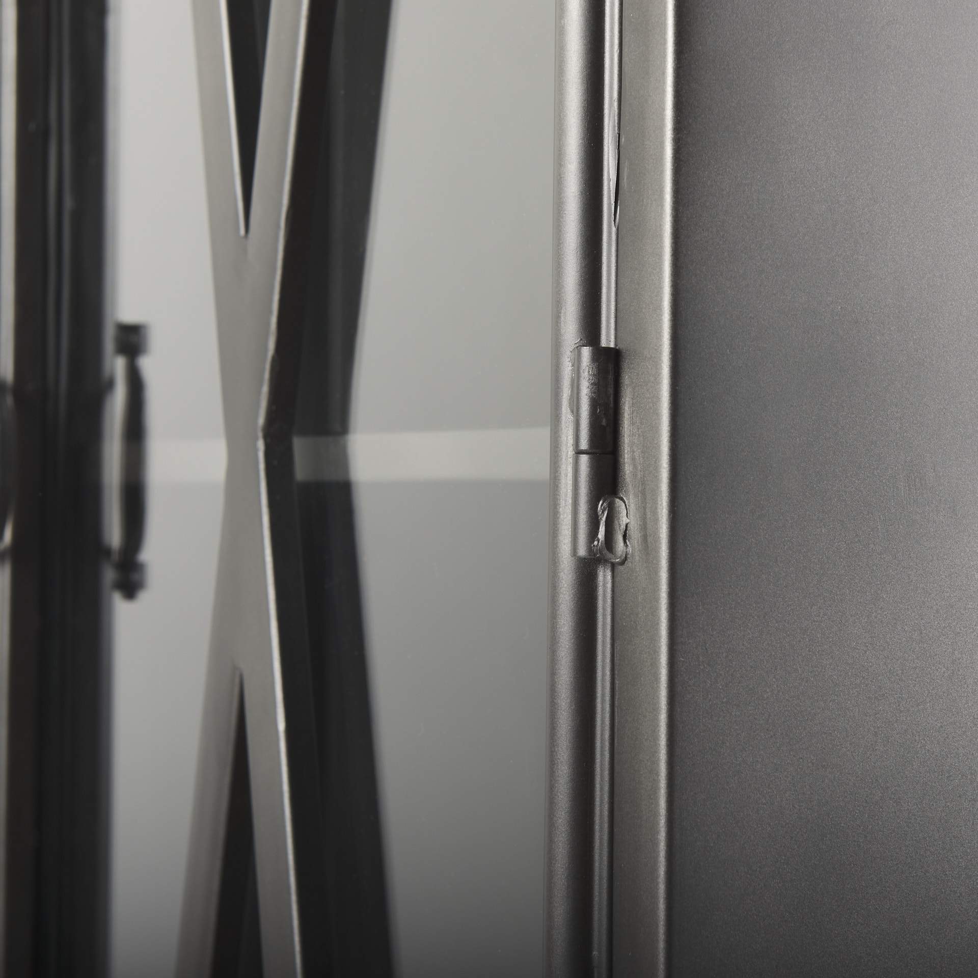 Poppy II Display Cabinet