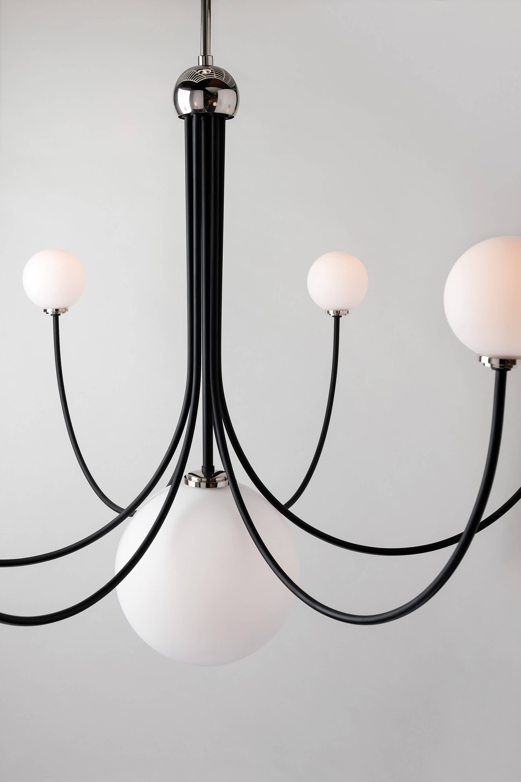 Coco Chandelier in black/nickel detail