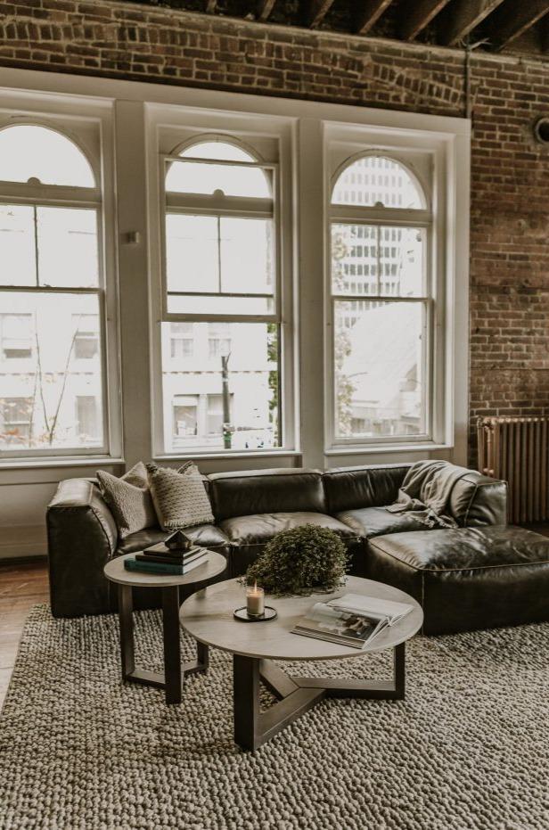 Jinxx Coffee Table - 2 Finish Options - Moe's