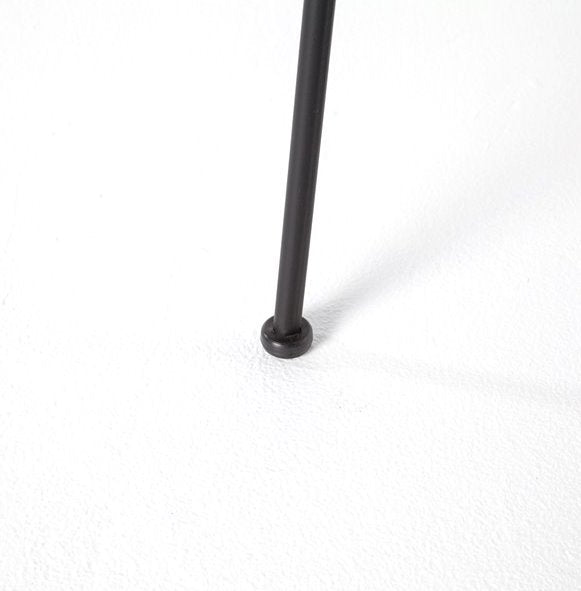 Bandera Outdoor Woven Dining Chair: Up-Close Chair Leg View