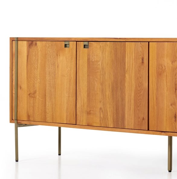 Carlisle Sideboard: Up-Close Product View