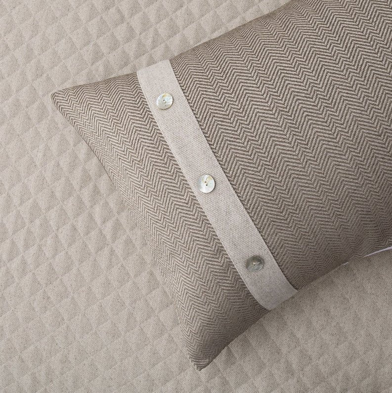 Fairfield Linen Coverlet Set: Pillow Sham View