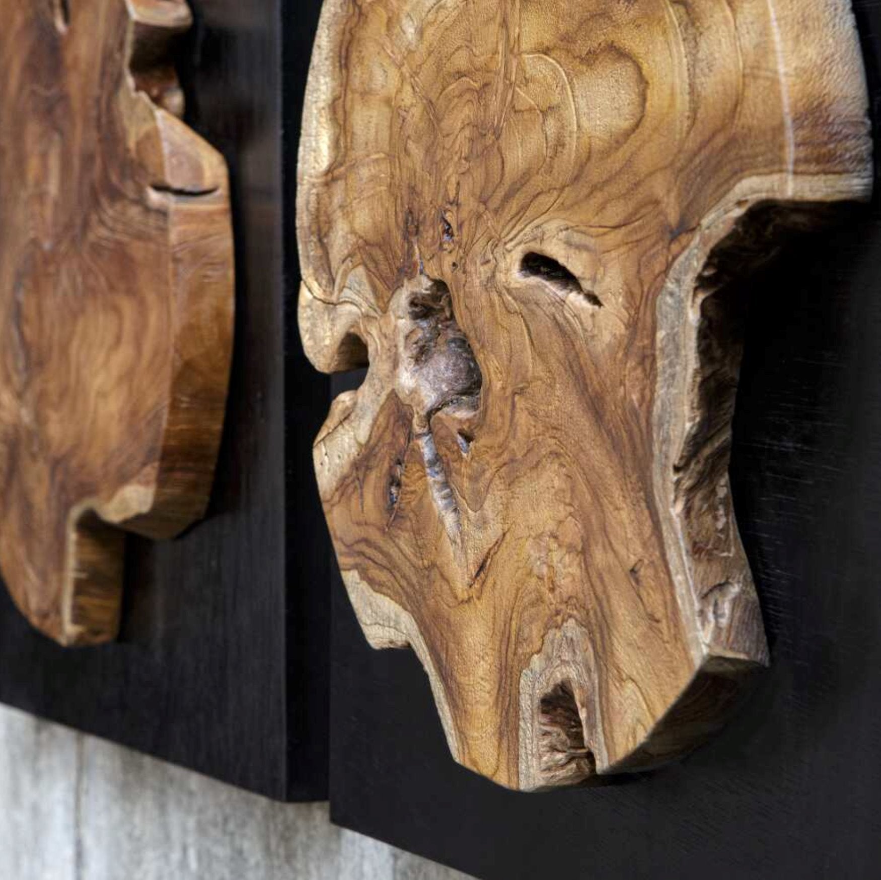 Kolini Wood Wall Decor: Up-Close Teak Wood View
