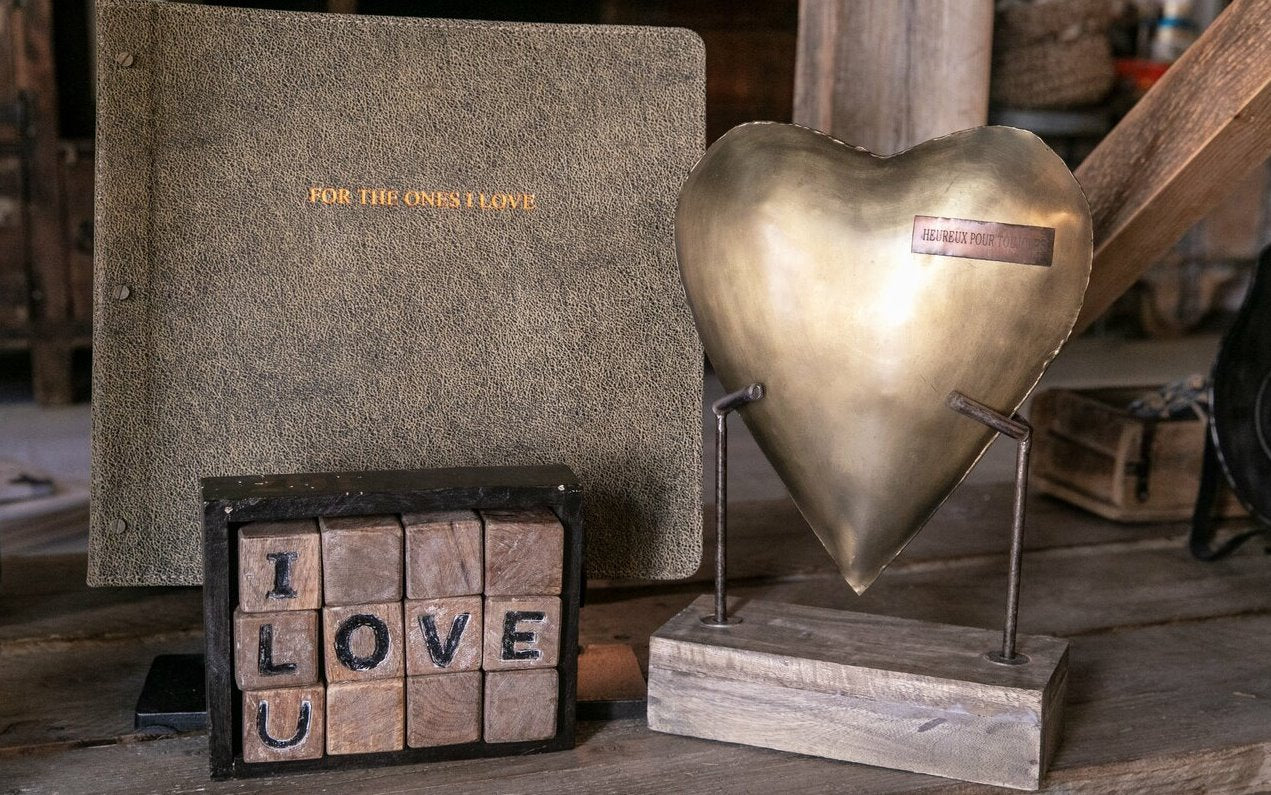 Metal Heart with Reclaimed Wood Base: Product Style View