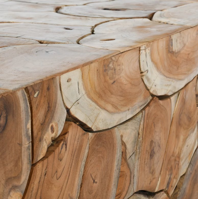 Praia 47 Coffee Table: Edge View