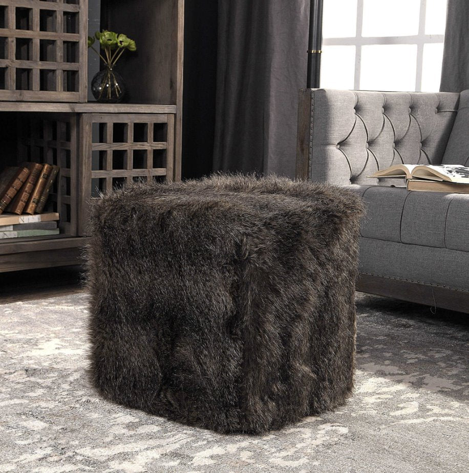 Jayna Ottoman: Style View