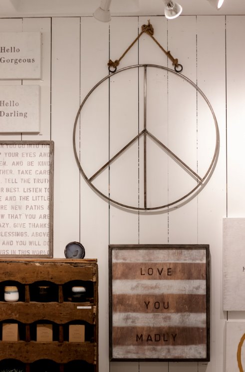 Hanging Round Metal Peace Sign