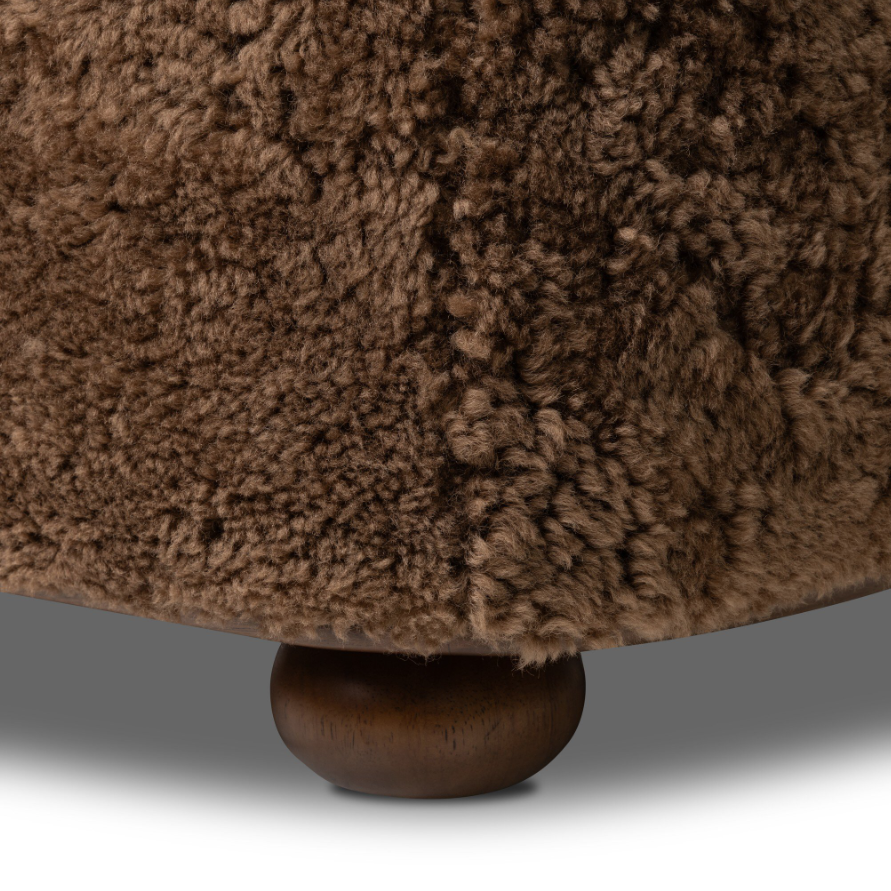 Bilbury Oval Ottoman: Bun-Style Product Legs