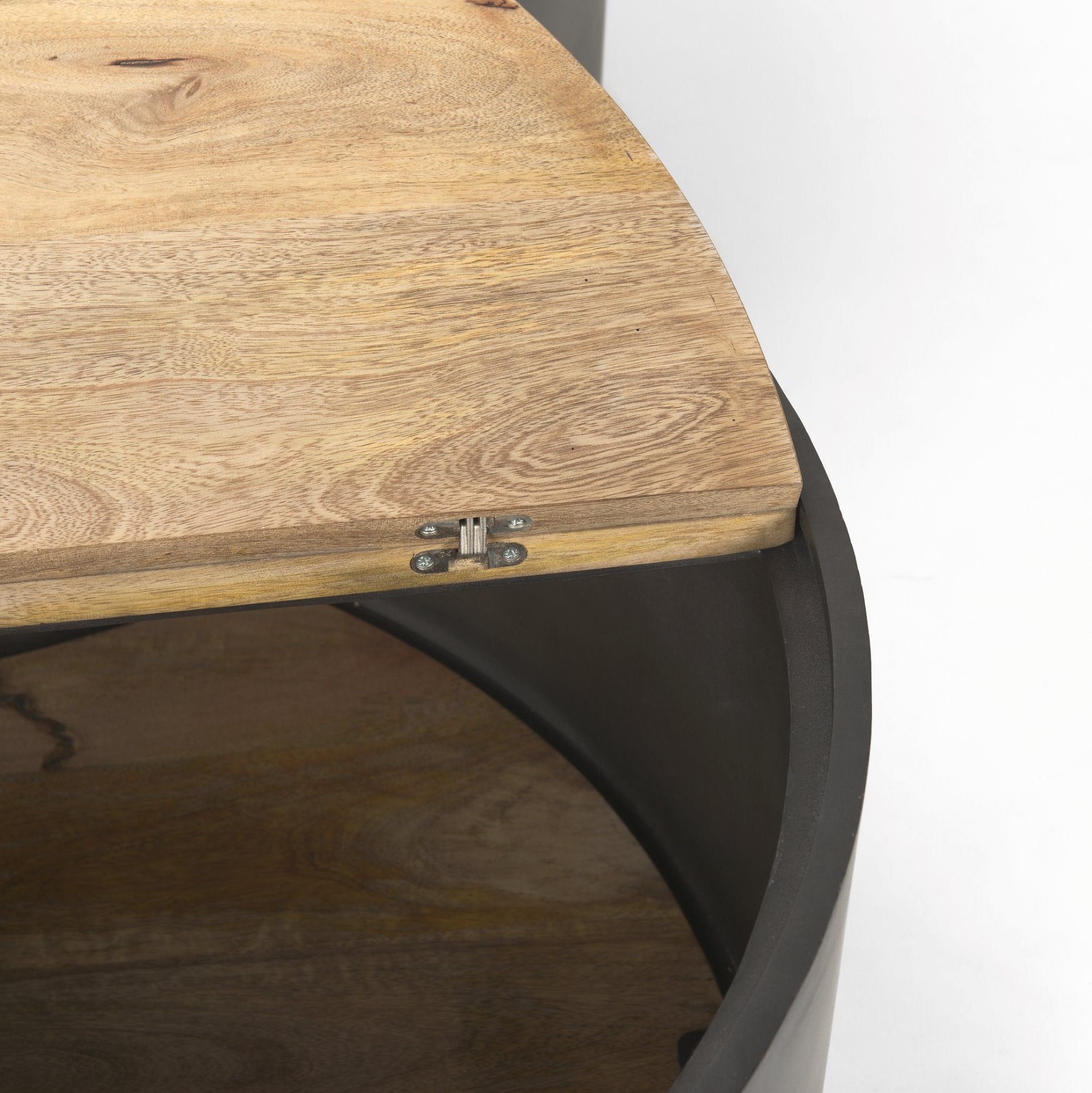 Eclipse Nested Coffee Table: Up-Close View of Storage Hardware