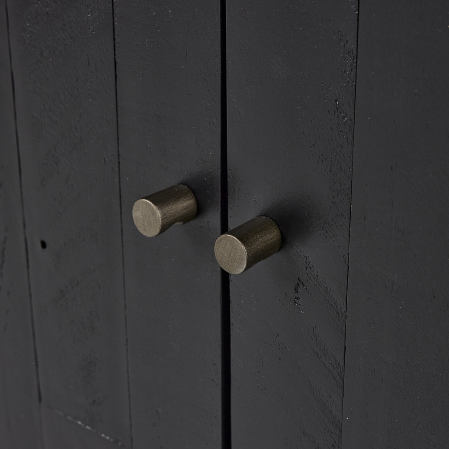 Matthes Sideboard: Product Hardware View