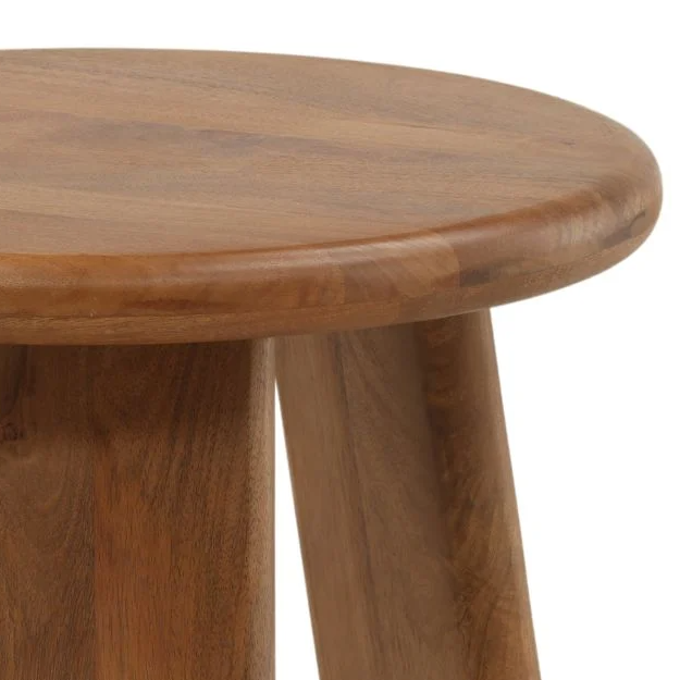 Winsor Side Table: Up-Close Tabletop View