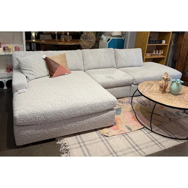 Final Sale-Bingham RHF Cuddle 3 PC Sectional: Available at City Home PDX Outlet