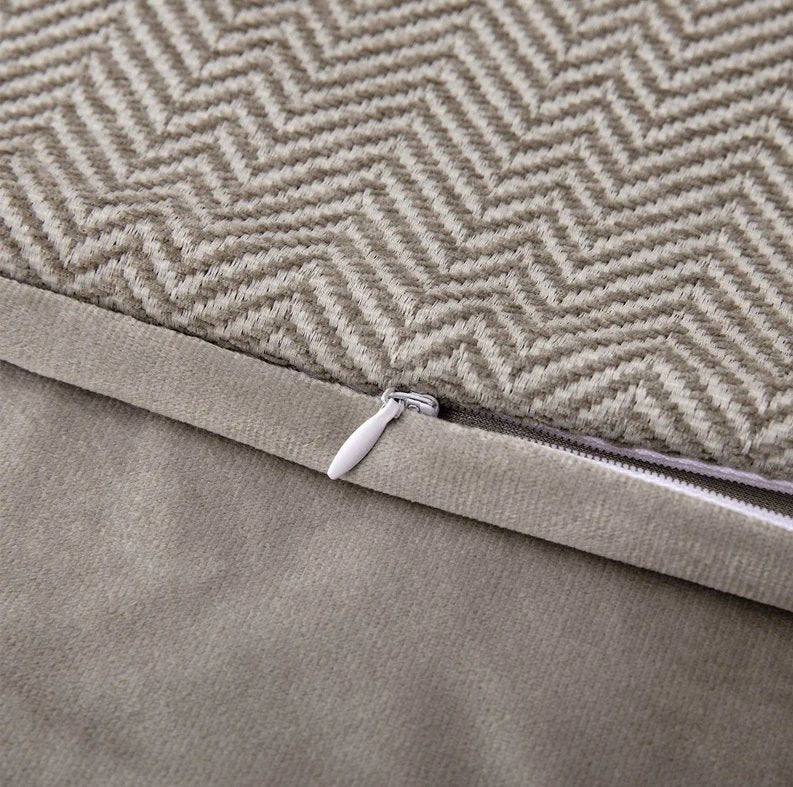 Fairfield Linen Coverlet Set: Up-Close Pillow Sham Zipper Closure