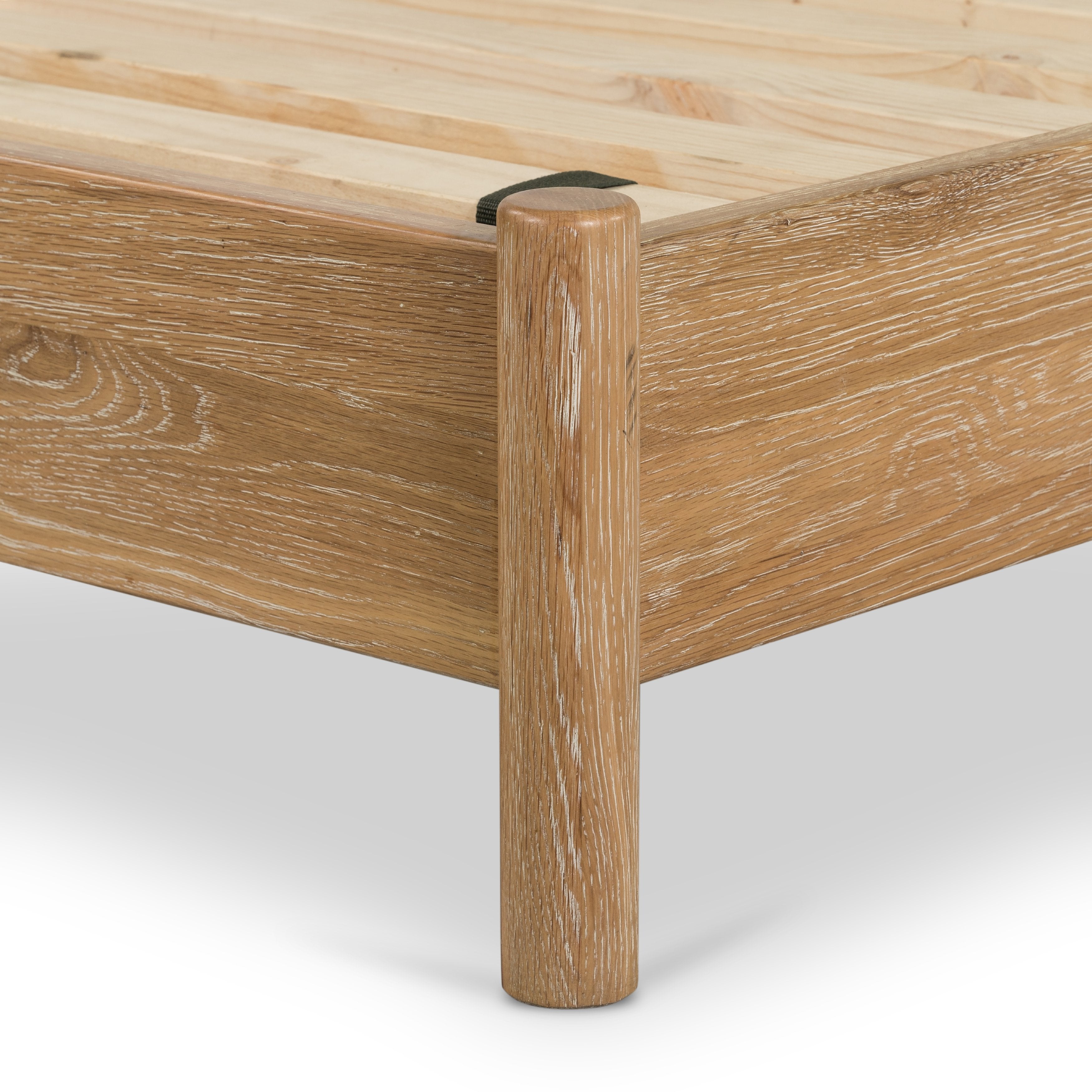 Montana Queen Bed leg detail