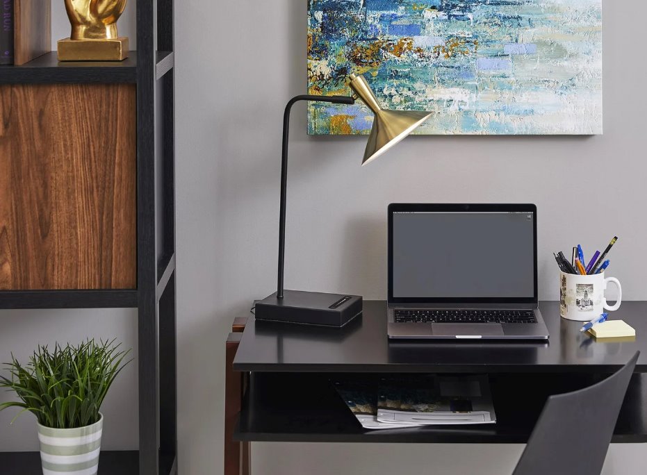 Lucas LED Desk Lamp: Style View