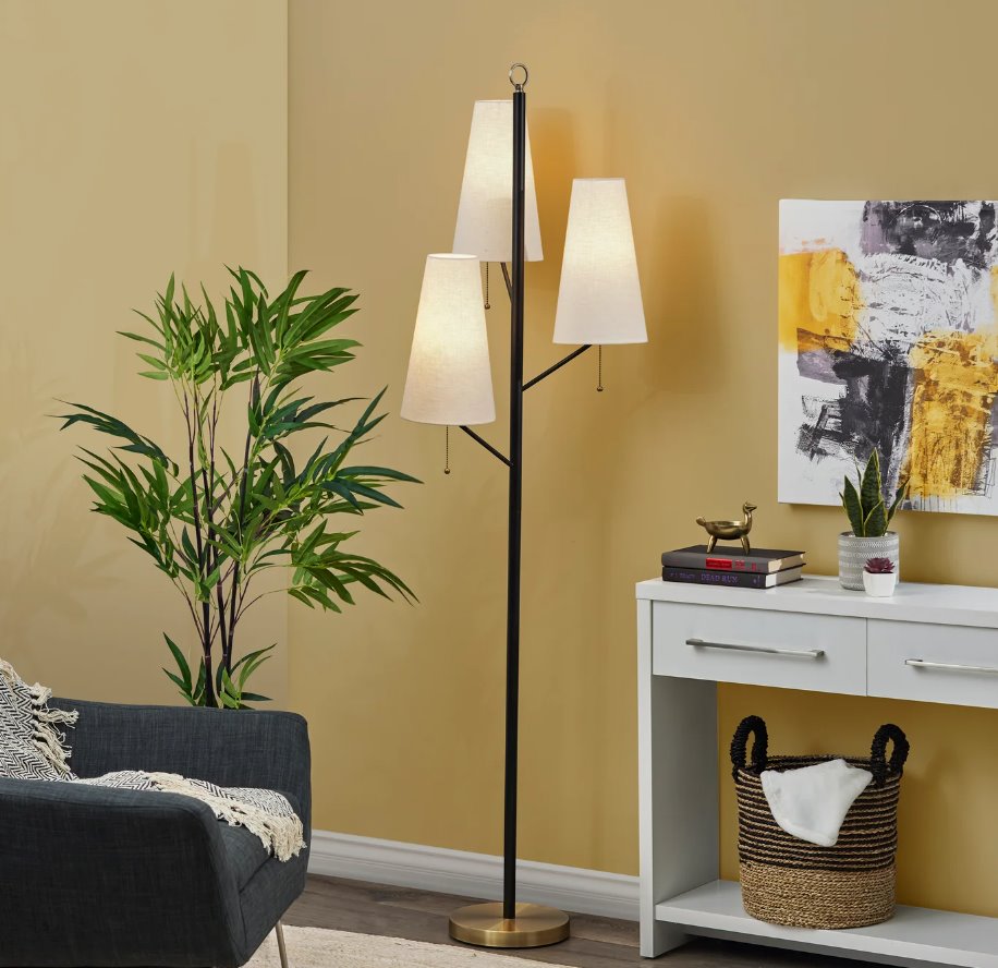 Daniel Floor Lamp: Style View