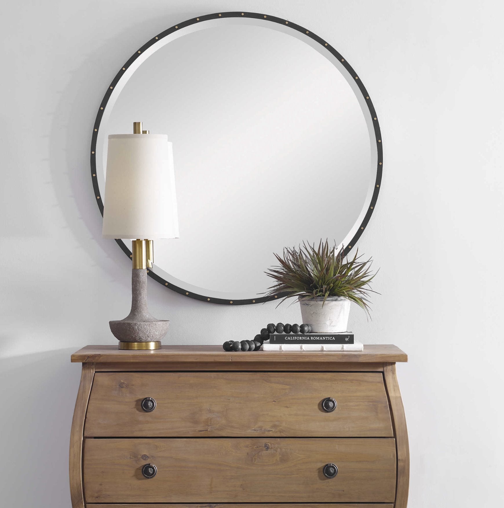 Volongo Buffet Lamp: Product Style View