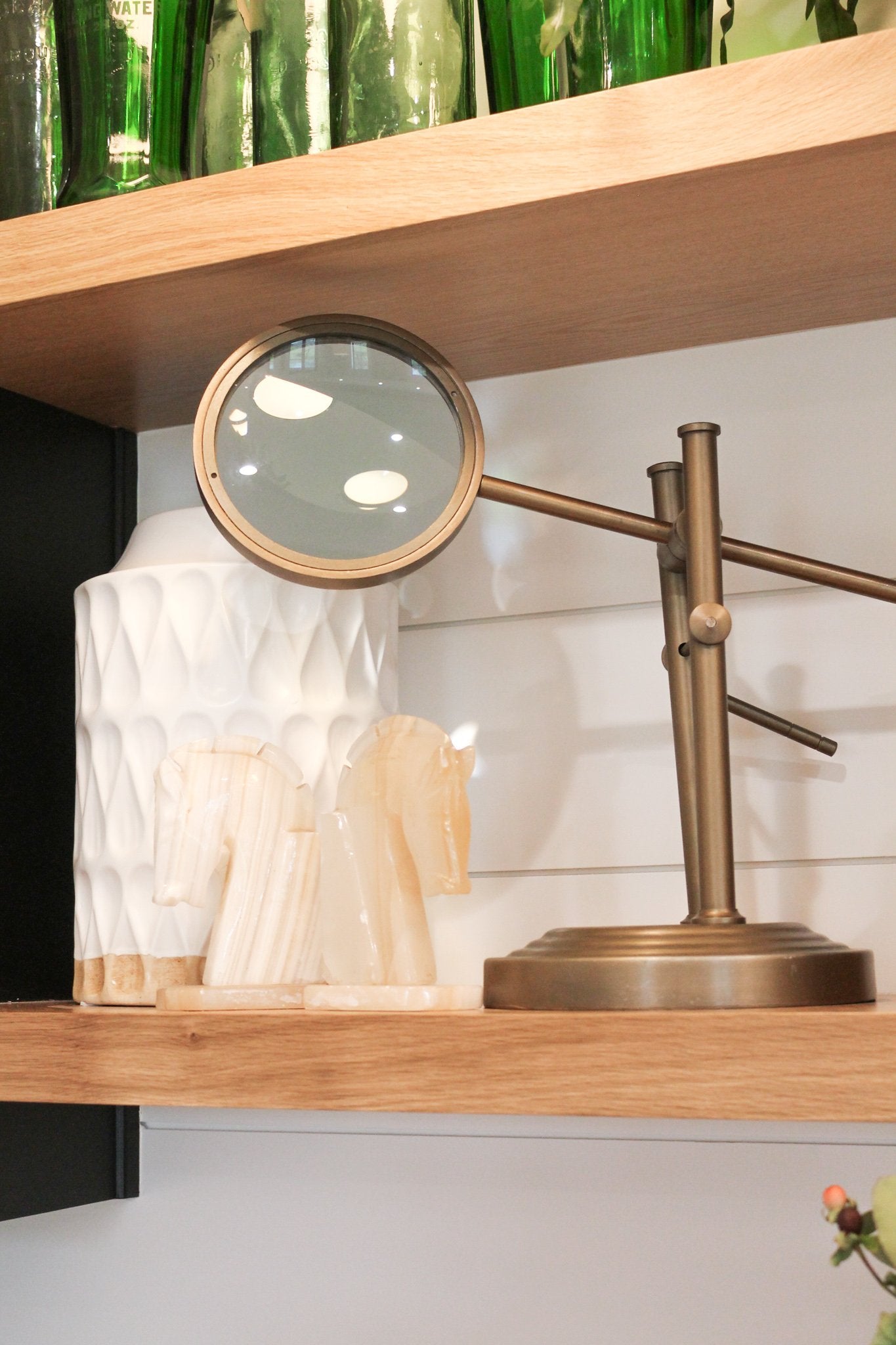 Magnifying Glass on Stand - UMA